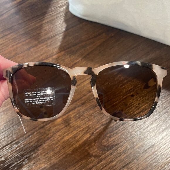 NWT Flawed J.Crew Factory Women's Square Keyhole Sunglasses Blonde Tort AX702 - Picture 2 of 9